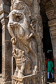 The great Chola temples of Tamil Nadu - The Sri Ranganatha Temple of Srirangam. The mandapa at the entrance of the temple (southern branch of the fourth courtyard). 